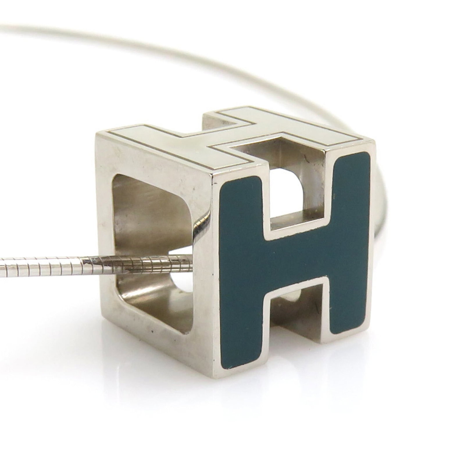 Hermes Necklace Cube Metal D H Enamel Silver Green Blue Women's: Hermes Necklace Cube Metal D H Enamel Silver Green Blue Women's The Hermes Necklace Cube Metal D H Enamel Silver Green Blue Women's features a striking combination of enamel and metal, with a vibrant 