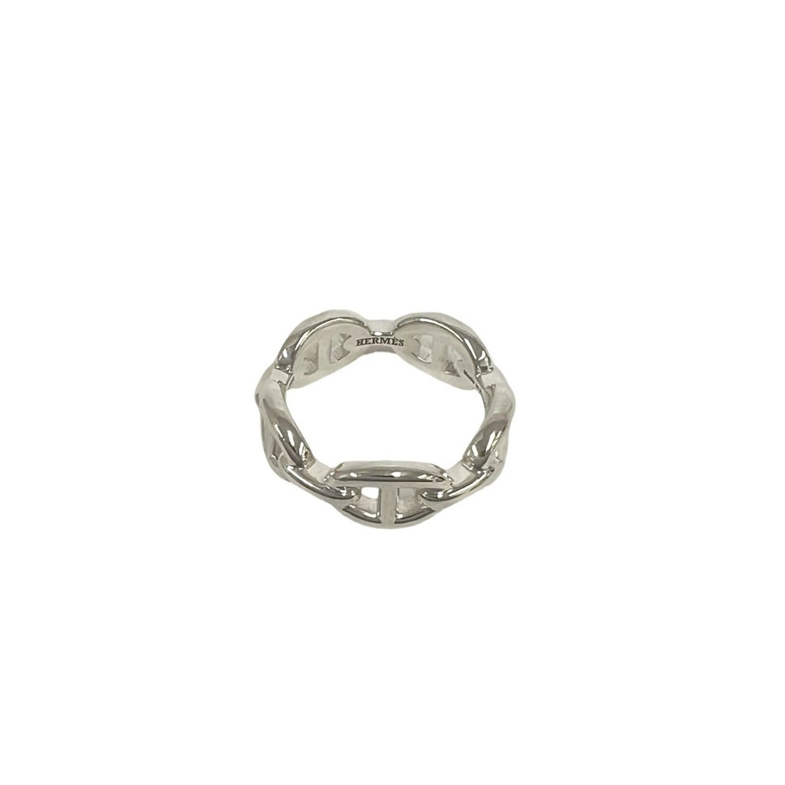 Ring silver band 925 by Hermes: Ring silver band 925 by Hermes Silver band ring from Hermes, crafted with 925 sterling silver material. This elegant piece boasts a classic design, available in US size 7 for women. The understated be