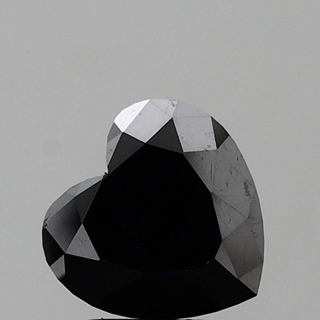 Heart 3.81ct Black VVS2 - Loose Natural Diamond: Heart 3.81ct Black VVS2 - Loose Natural Diamond 3.81ct Black VVS2 - Loose Natural Diamond, certified by none, boasts exceptional clarity and polish, with an EX symmetry and EX polish, making it a stan