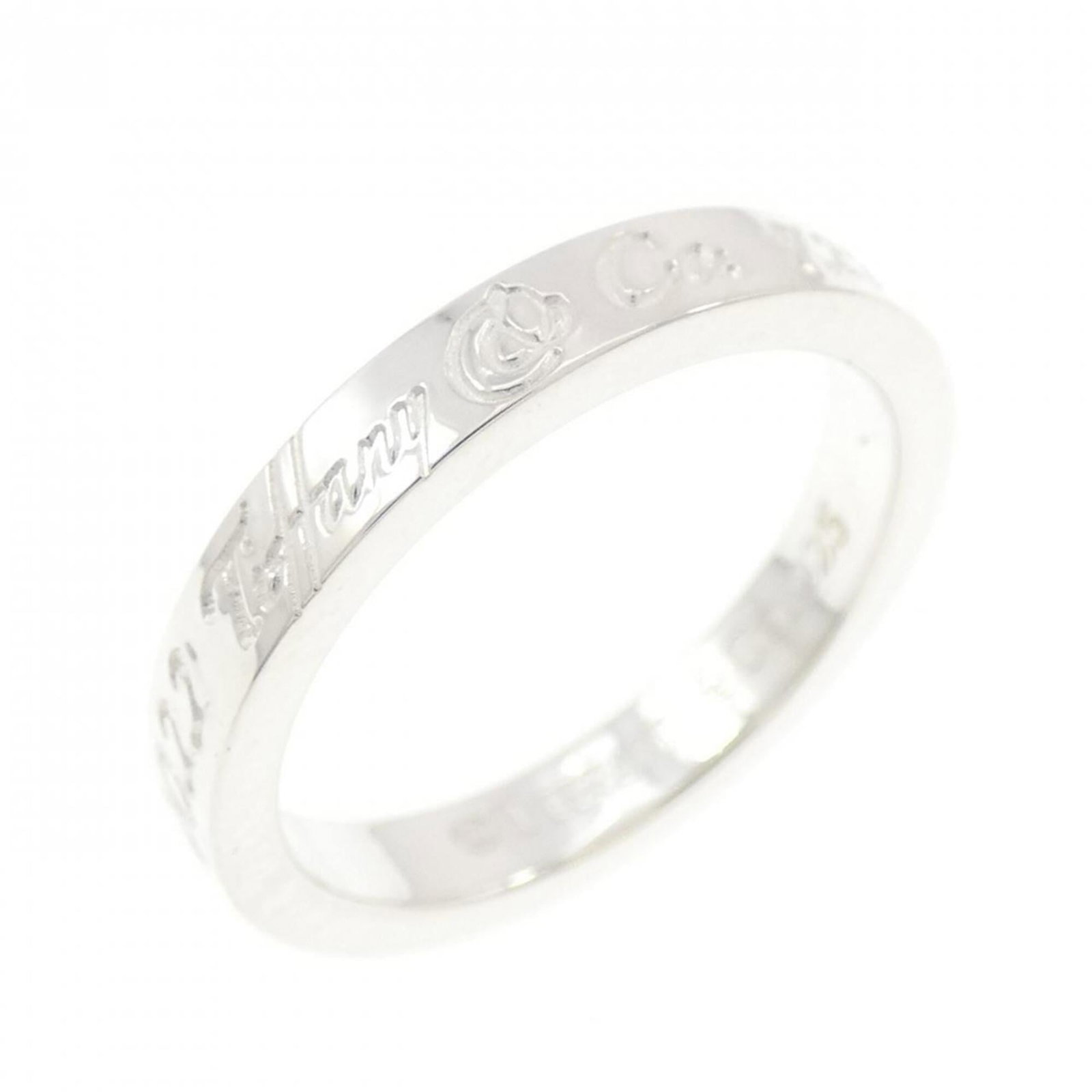 Silver Ring Band Tiffany: Silver Ring Band Tiffany Silver Ring Band Tiffany is made from 925 US Silver, with a women's size of 4.5. This band ring features the iconic Tiffany brand and is crafted from high-quality silver mater