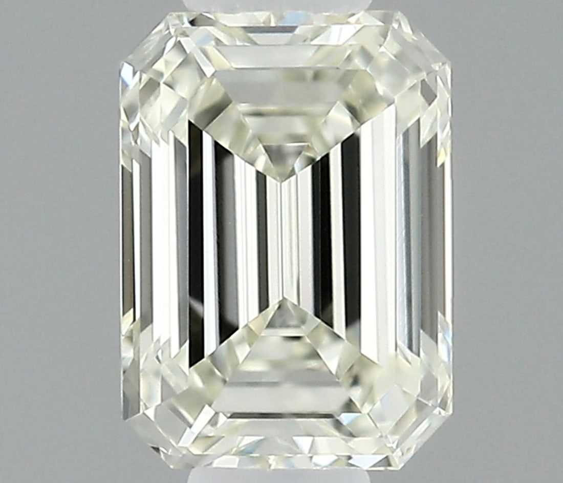 IGI Emerald 0.3ct J IF - Loose Natural Diamond: IGI Emerald 0.3ct J IF - Loose Natural Diamond 0.3ct IGI Emerald Cut Diamond with Excellent Clarity and High Polish, Measuring 4.56L x 3.29W x 2.12H, Certified by the International Gemological Institu