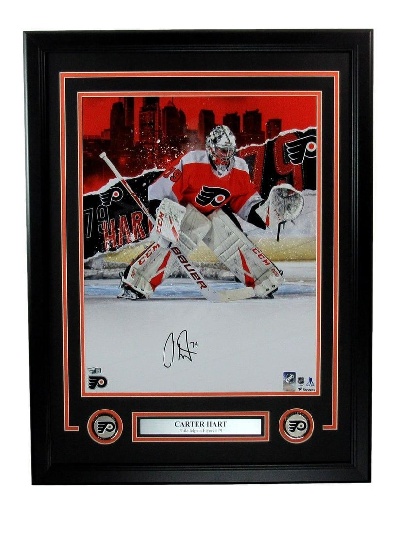 Fanatics 16x20 photo autographed by Carter Hart Framed for Flyers in Philadelphia: Fanatics 16x20 photo autographed by Carter Hart Framed for Flyers in Philadelphia Signed by Carter Hart, the Philadelphia Flyers' star goalie, this 16x20 photo showcases his impressive skills on ice. 