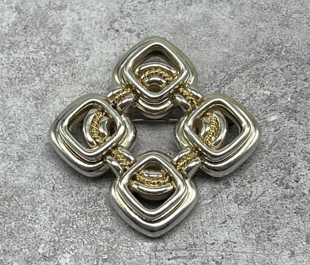 Tiffany Twist Rope Square Vintage Sterling Silver 18k Yellow Gold Brooch: Tiffany Twist Rope Square Vintage Sterling Silver 18k Yellow Gold Brooch Item Specifics: Shape: Square Occasion: Anniversary Birthday Christening Christmas Confirmation/Communion Engagement Graduation