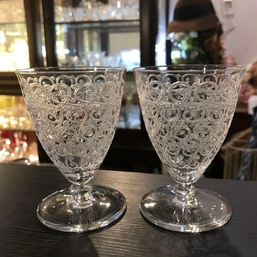 Crystal H3.5in French Wine Glass Drinkware Baccarat Pair: Crystal H3.5in French Wine Glass Drinkware Baccarat Pair Item Specifics: Number Of Items In Set: 2 Shape: Round Occasion: NA Personalize: NA Design: Engraved Handcrafted Style: Vintage Classic Item Wi