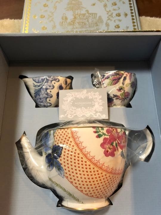 Sugar Bowl Pitcher Milk TeaPot Set Of Butterfly Bloom With Box: Sugar Bowl Pitcher Milk TeaPot Set Of Butterfly Bloom With Box Item Specifics: Number Of Items In Set: 3 Origin: England Shape: Round Item Length: NA Vintage: Yes Keeps Hot For: NA Care Instructions: 
