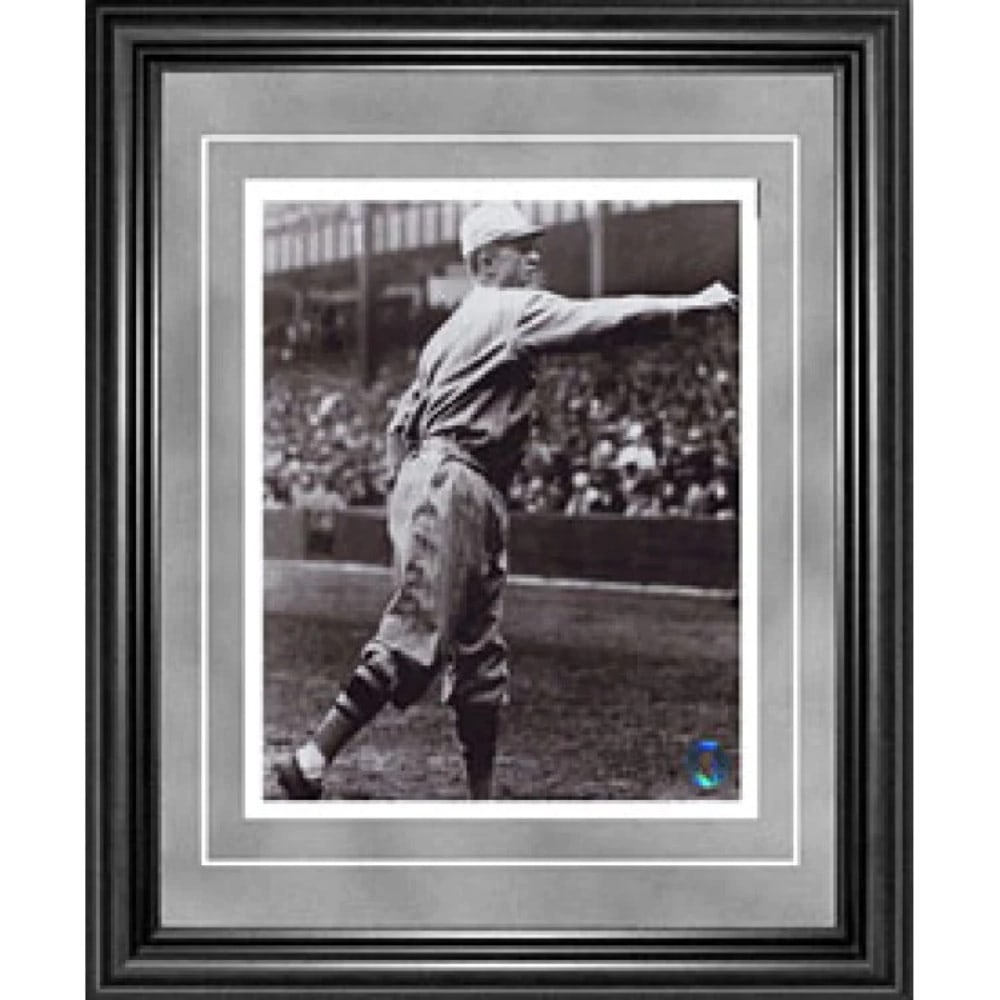 Alexander Framed 8x10 Photo: Alexander Framed 8x10 Photo Grover Alexander bears a signature. This framed 8x10 photo is packed and shipped from Dania Beach, Florida. It follows the rules as stated in the item details. Item