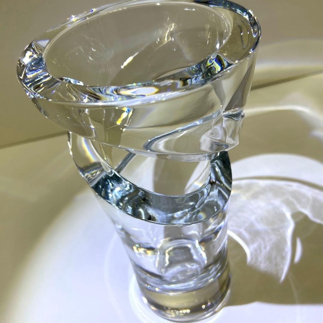 Crystal Clear Baccarat Tornado Vase H9in French Vintage Collectible: Crystal Clear Baccarat Tornado Vase H9in French Vintage Collectible Item Specifics: Origin: French Pattern: Swirl Signed By: Baccarat Signed: Yes Color: Clear Material: Glass Crystal glass Subject: Ab