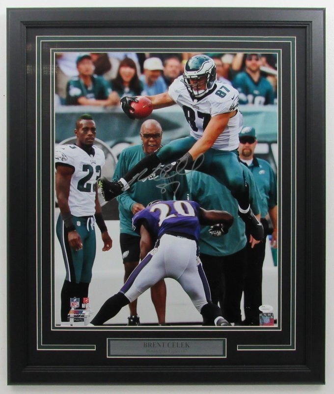 Brent Celek Philadelphia Eagles Autographed/ Signed 16x20 Photo Framed JSA 138973: Brent Celek Philadelphia Eagles Autographed/ Signed 16x20 Photo Framed JSA 138973 Brent Celek's signature bears witness to his storied career with the Philadelphia Eagles, captured in this 16x20 photo