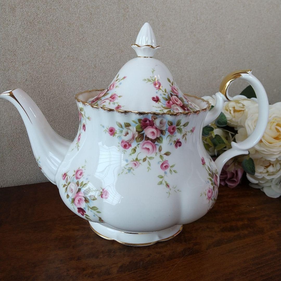 Royal Albert Cottage Garden Teapot Large Bone China England Rare collectible: Royal Albert Cottage Garden Teapot Large Bone China England Rare collectible Item Specifics: Brand: Royal Albert Product Disclaimer: Measurements approximate; colors may vary due to lighting. While we