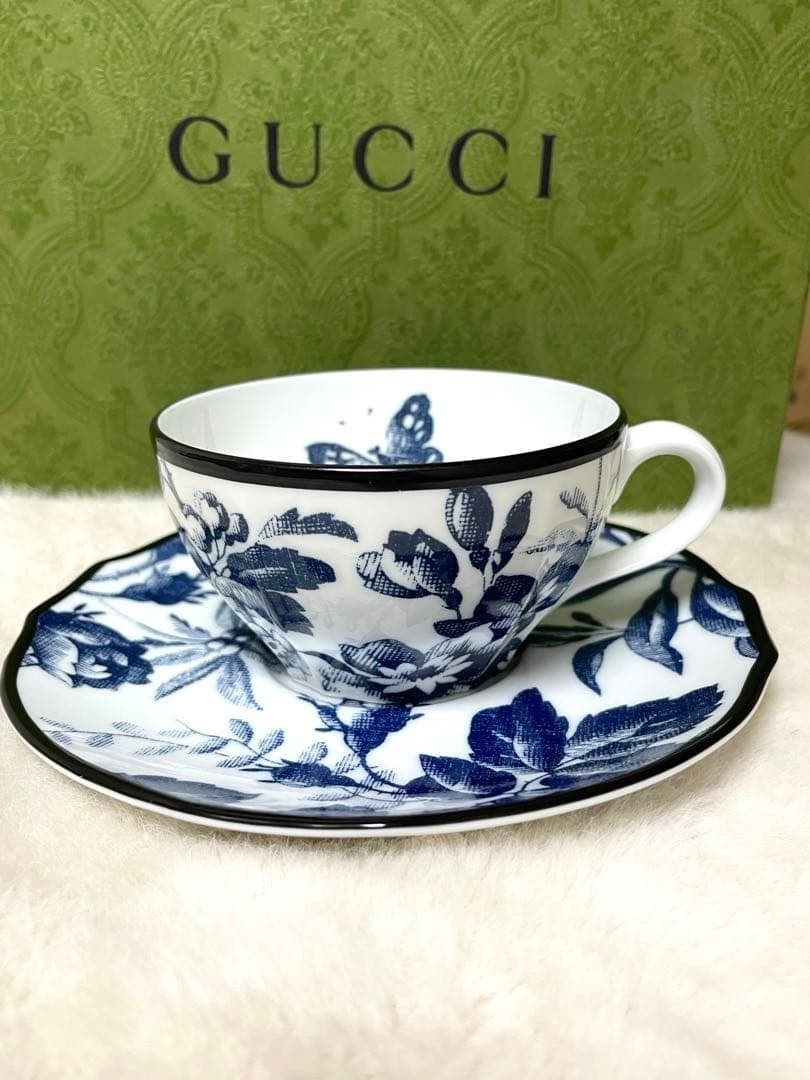 Richard Ginori Butterfly Porcelain Italy Cup Saucer Herbarium Gucci: Richard Ginori Butterfly Porcelain Italy Cup Saucer Herbarium Gucci Item Specifics: Brand: Gucci x Richard Ginori Pattern: Herbarium Type: Cup & Saucer Color: Blue White Product Disclaimer: Measuremen