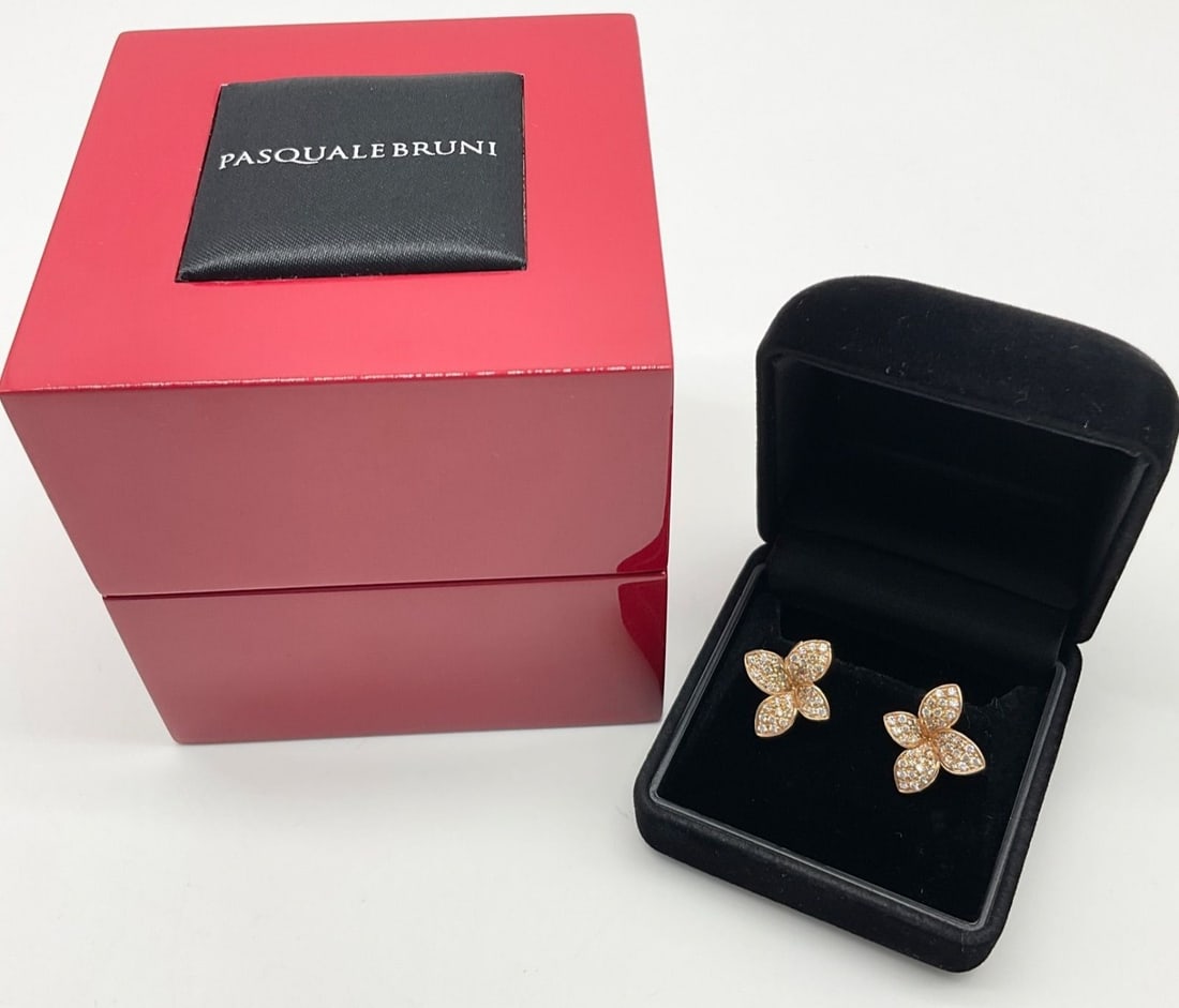 Diamond Flower 18k Rose Gold Italy Pasquale Bruni Petit Garden: Diamond Flower 18k Rose Gold Italy Pasquale Bruni Petit Garden Item Specifics: Antique: No Shape: Flower Closure: Butterfly Occasion: Anniversary Birthday Christening Christmas Confirmation/Communion 