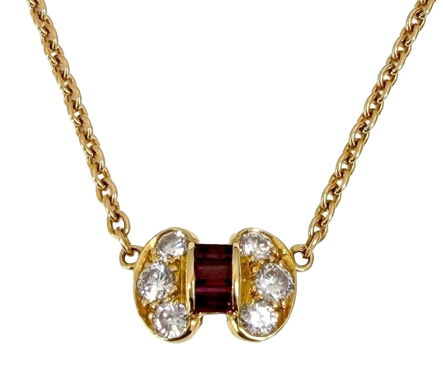Vintage Van Cleef & Arpels Celestine Ruby Diamond 18k Gold Necklace Pendant: Vintage Van Cleef & Arpels Celestine Ruby Diamond 18k Gold Necklace Pendant Item Specifics: Pendant Shape: Bow Main Stone Creation: Natural Occasion: Anniversary Birthday Christening Christmas Confirm