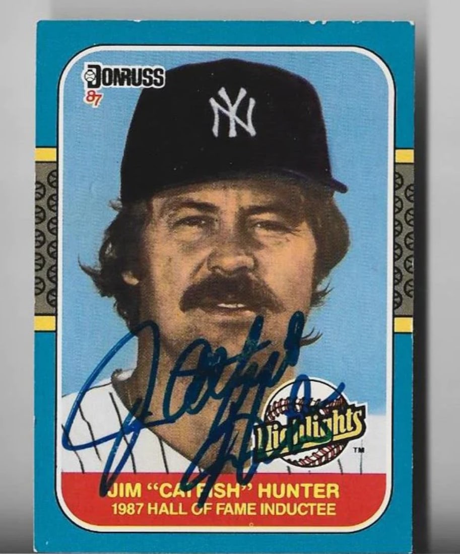 Hunter Jim 1987 Donruss #19 Autograph Hall of Fame Card: Hunter Jim 1987 Donruss #19 Autograph Hall of Fame Card Jim Hunter's 1987 Donruss #19 Autograph Hall of Fame Inductee Card bears the signature of the legendary baseball player. This card, part of a hi