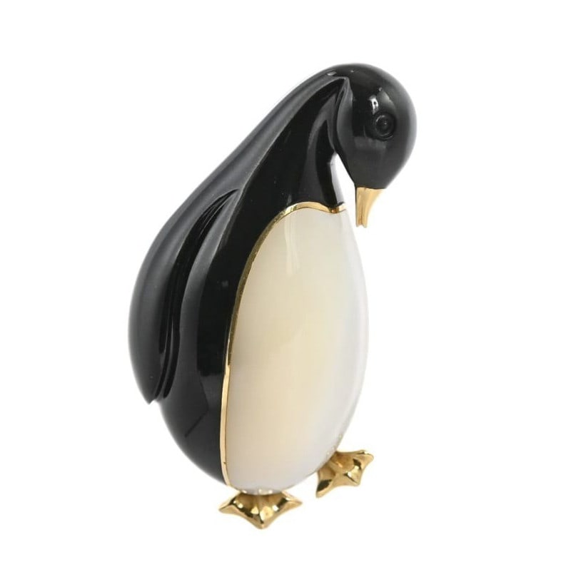 Vintage Tiffany & Co Angela Cummings Penguin Onyx Shell 18k Gold Brooch Animal: Vintage Tiffany & Co Angela Cummings Penguin Onyx Shell 18k Gold Brooch Animal Item Specifics: Shape: Penguin Main Stone Creation: Natural Occasion: Anniversary Birthday Christening Christmas Confirma
