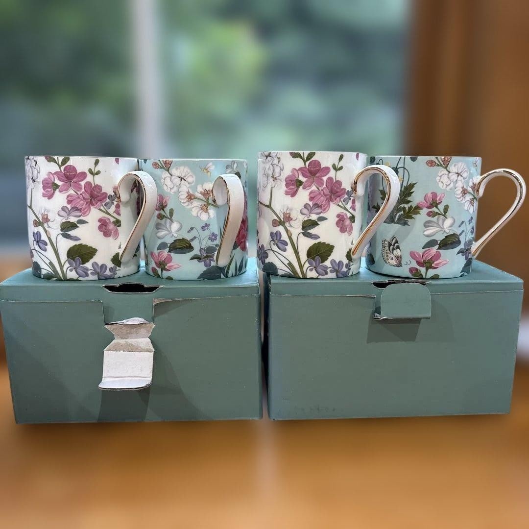 India good earth mug Set Of 4 Ceramic Floral Pattern collectible Drinkware: India good earth mug Set Of 4 Ceramic Floral Pattern collectible Drinkware Item Specifics: Convention/Event: NA Number Of Items In Set: NA Shape: NA Keeps Cold For: NA Occasion: NA Size: NA Vintage: N