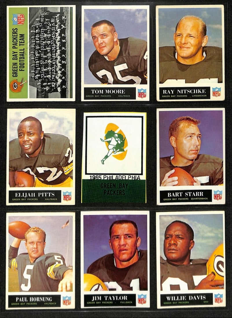 1965 Philadelphia Football Cards Green Bay Packers Complete Team Set (14) 200317: 1965 Philadelphia Football Cards Green Bay Packers Complete Team Set (14) 200317 14 original 1965 Philadelphia Football Cards featuring the complete team set of the Green Bay Packers, including notabl