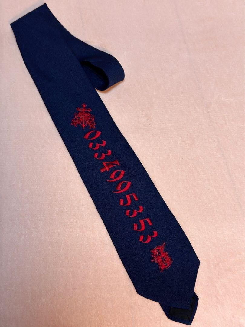 BA-TSU CLUB Necktie DIR EN GREY Kyo Limited Edition Rare Fashion Collectible: BA-TSU CLUB Necktie DIR EN GREY Kyo Limited Edition Rare Fashion Collectible Item Specifics: Brand: Ba-Tsu Industry: NA Artist/Band: NA Country: Japan Original/Reproduction: NA Genre: NA California