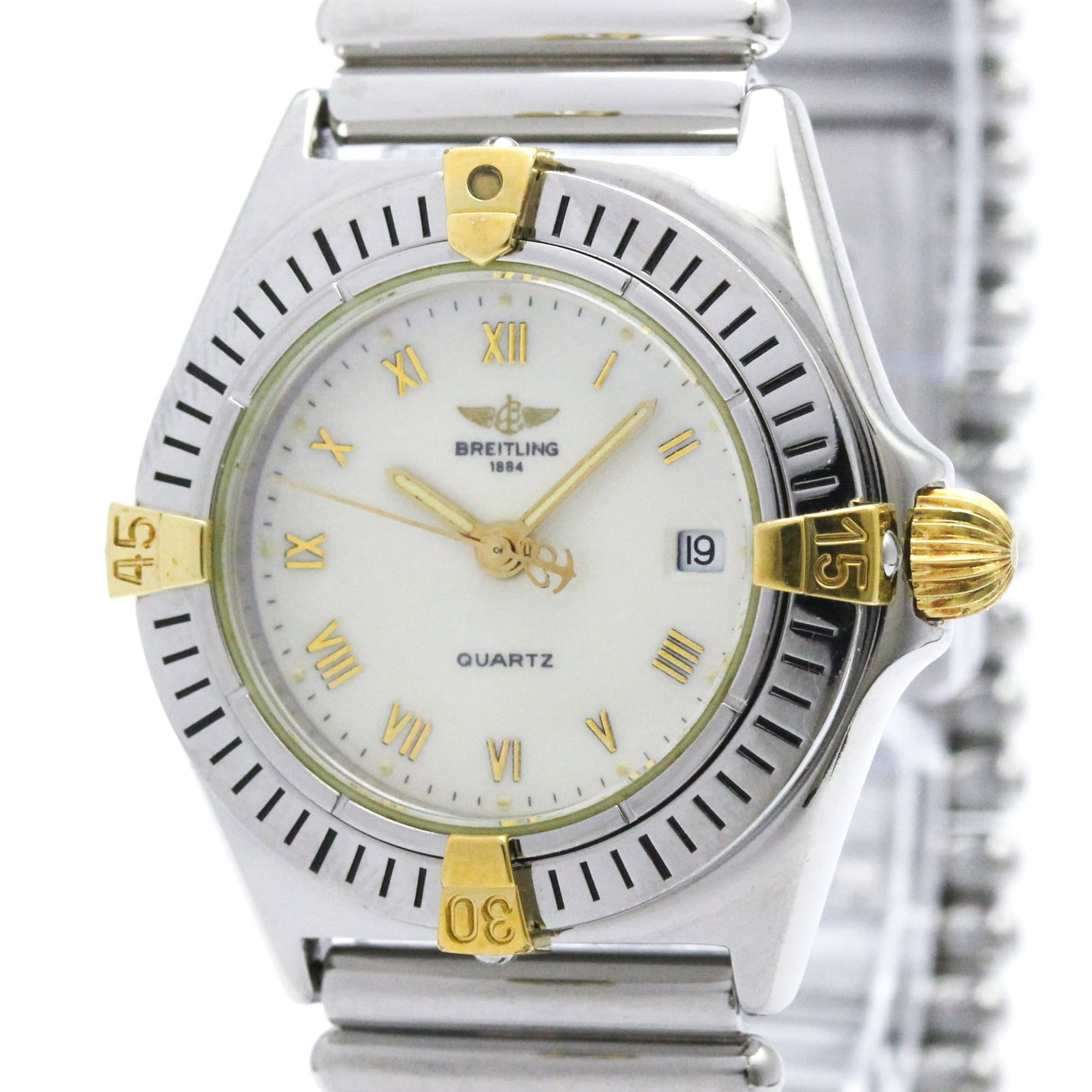 Wristwatch Breitling: Wristwatch Breitling Stainless steel case and band add a sleek touch to this Breitling Callistino watch, featuring a white dial and quartz movement. The 28mm size makes it a stylish choice for formal 
