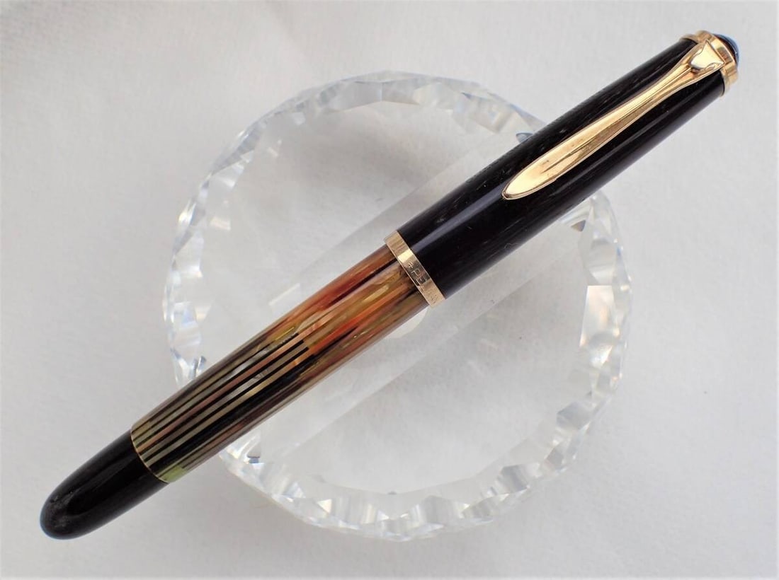Pelikan 400NN Tortoise Brown Stripe Fountain Pen Medium Nib Vintage: Pelikan 400NN Tortoise Brown Stripe Fountain Pen Medium Nib Vintage Item Specifics: Brand: Pelikan (writing instrument) Nib Size: NA Ink Color: NA Nib Material: NA Country: Japan Personalized: NA Mate