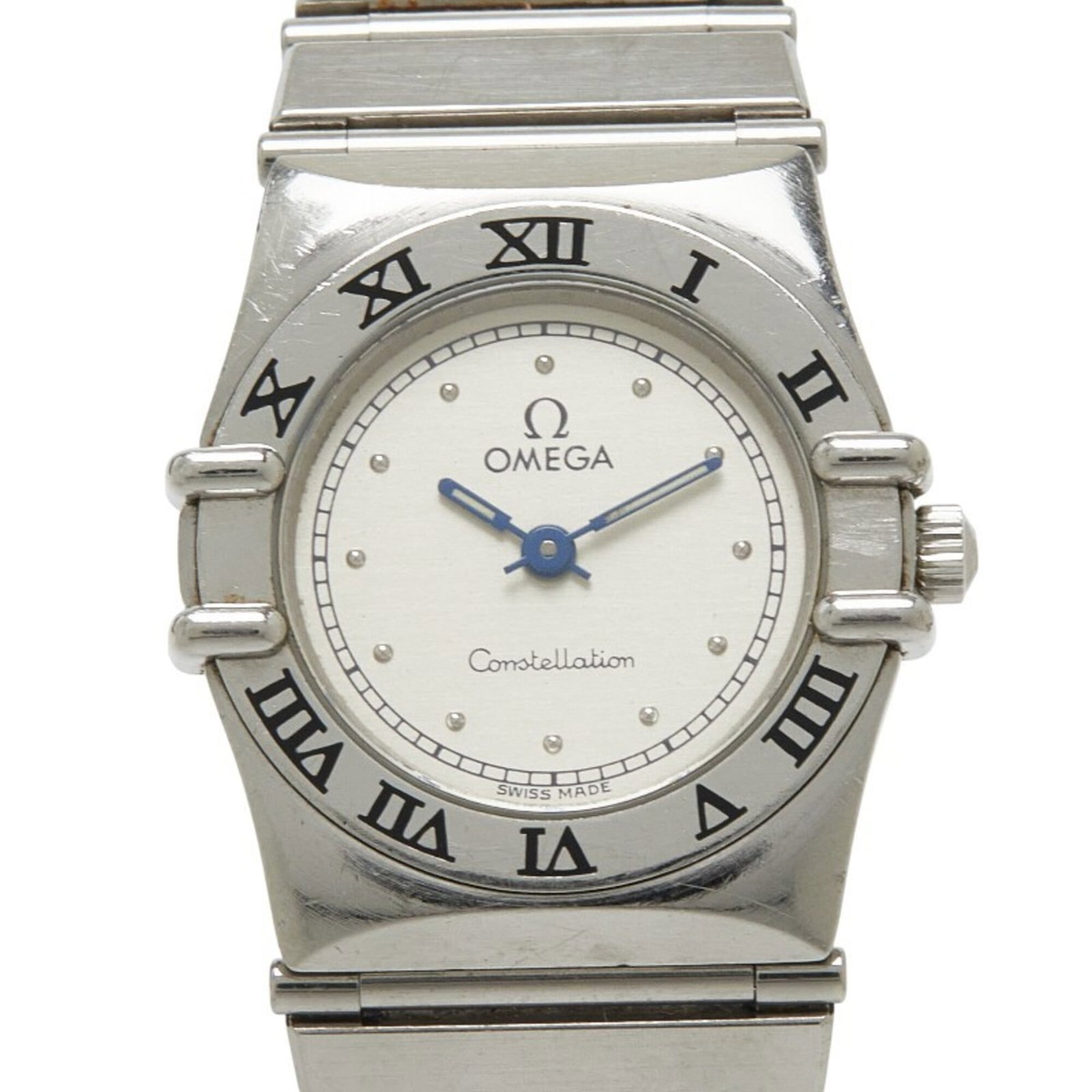 Omega Wristwatch: Omega Wristwatch Stainless steel case and band provide a sleek, modern look. This silver quartz wristwatch features a diameter of 22.5mm and a comfortable fit for wrists up to 15.5cm in size. Item Spe