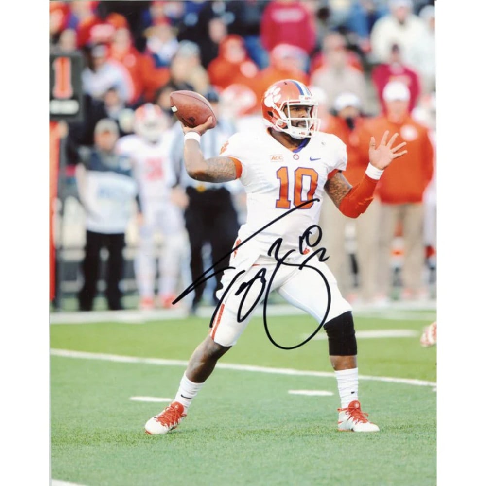Tajh Boyd Autographed 8x10 Photo: Tajh Boyd Autographed 8x10 Photo Tajh Boyd's sharpie signature across the front of this 8x10 photo captures a pivotal moment in his Clemson Tigers career, showcasing his athletic prowess. The Professi