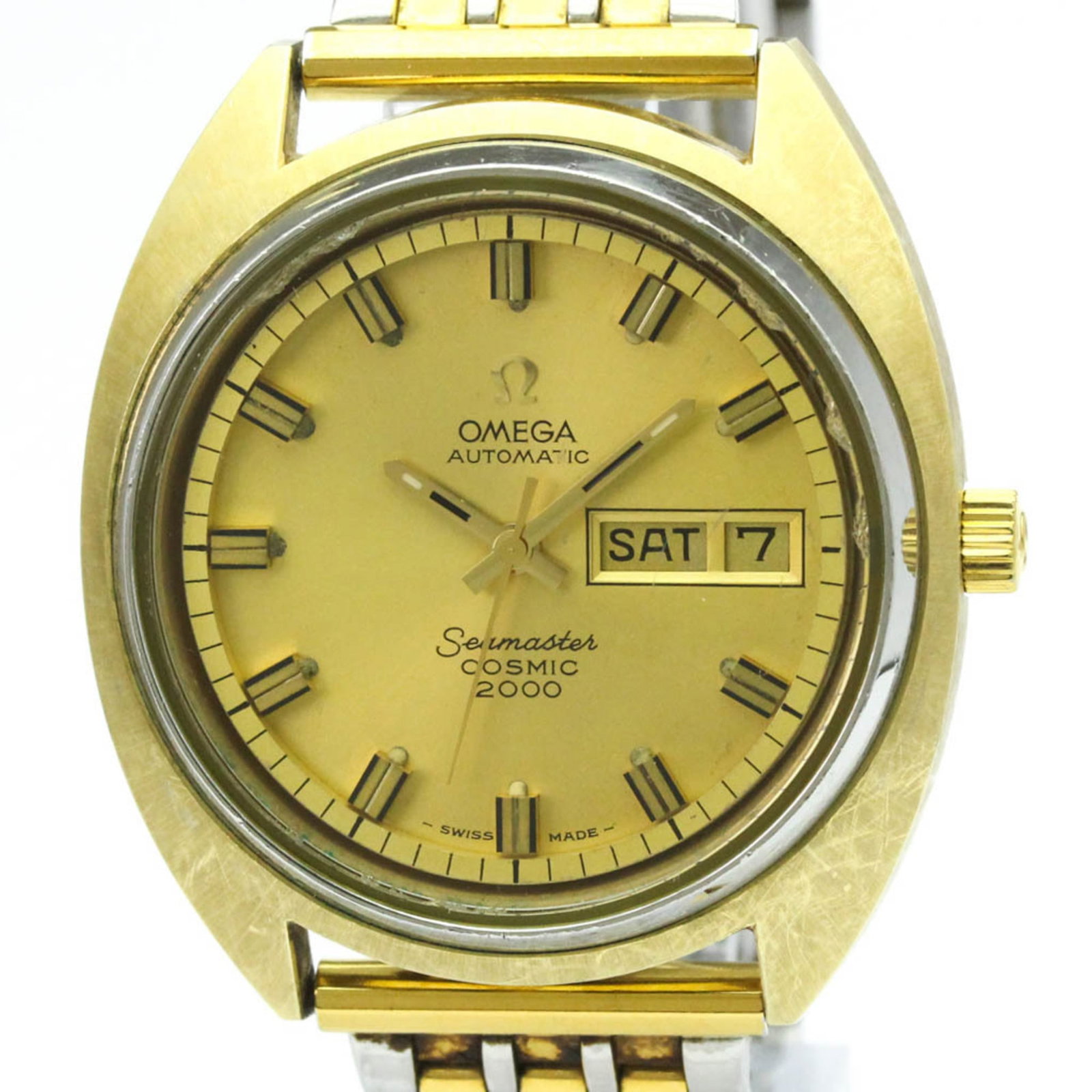 Omega Wristwatch: Omega Wristwatch Omega Seamaster 166.131 Gold Plated Wristwatch features a gold plated case and band, with a gold dial and self-winding automatic movement. Weighing in at 90g, this sporty timepiece bo