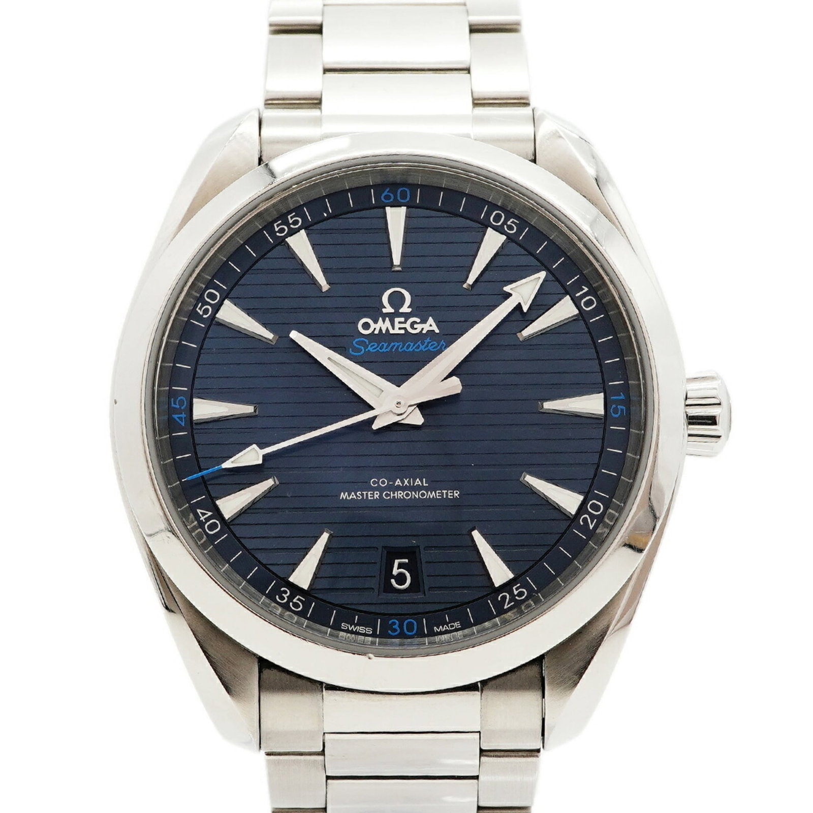 Omega Wristwatch: Omega Wristwatch Stainless steel band and blue dial make for a sleek and stylish timepiece. This Omega wristwatch features a self-winding automatic movement, making it a reliable choice for everyday w