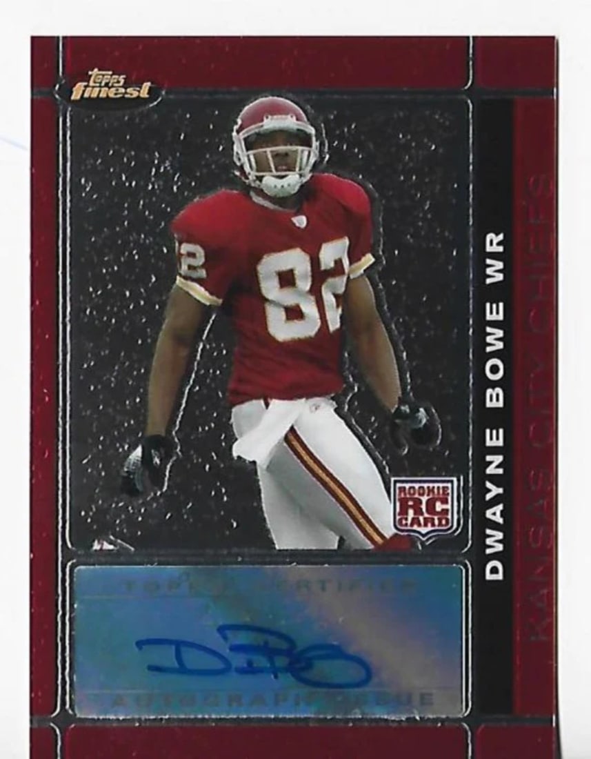 Rookie card with autograph from Dwayne Bowe 2007 Topps Finest #128: Rookie card with autograph from Dwayne Bowe 2007 Topps Finest #128 Dwayne Bowe's rookie card from the 2007 Topps Finest set boasts an autograph on #128, making it a unique and collectible item for fan