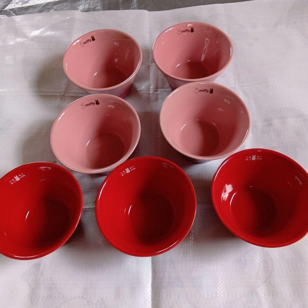 Miffy Neo LE CREUSET Bowl Medium Set of 7 Red Pink Collectible: Miffy Neo LE CREUSET Bowl Medium Set of 7 Red Pink Collectible Item Specifics: Brand: NO BRAND Stove Type Compatibility: NA Country: Japan Material: NA Product Disclaimer: All collectibles are sold as