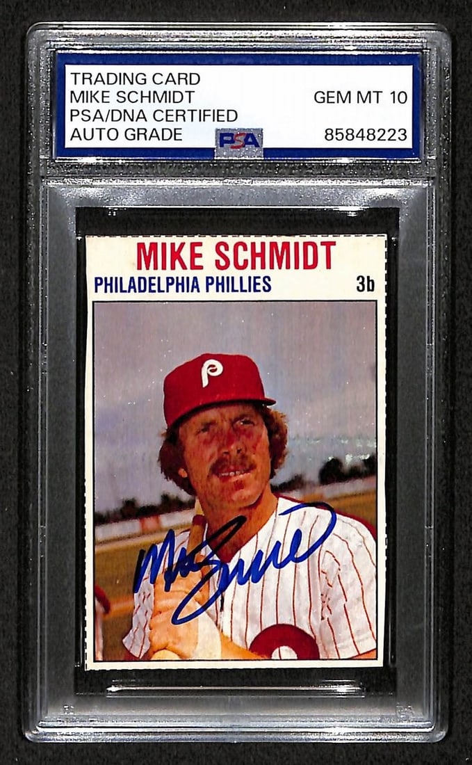 Mike Schmidt 1979 Hostess Card #9 Phillies HOF Signed PSA/ DNA Auto GEM 10 209370: Mike Schmidt 1979 Hostess Card #9 Phillies HOF Signed PSA/ DNA Auto GEM 10 209370 Mike Schmidt's 1979 Hostess Card #9 features a iconic photo of the legendary Phillies player. This PSA/DNA Auto GEM 10
