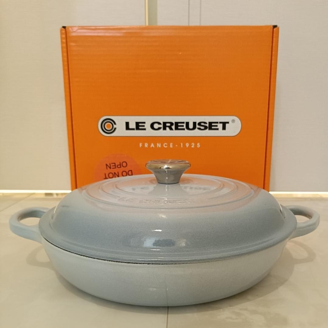LE CREUSET Shallow Casserole 10.2in Coastal Blue Cast Iron Double Handle Unused: LE CREUSET Shallow Casserole 10.2in Coastal Blue Cast Iron Double Handle Unused Item Specifics: Stove Type Compatibility: Induction Electric Gas Shape: Round Color: Coastal Blue Item Diameter: 26cm Ty