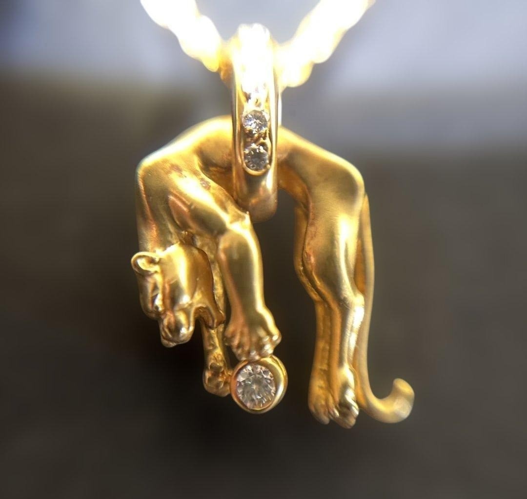Carrera y Carrera Panther Diamond 18k Yellow Gold Pendant Necklace with Paper: Carrera y Carrera Panther Diamond 18k Yellow Gold Pendant Necklace with Paper Item Specifics: Pendant Shape: Panther Number Of Diamonds: 1 Closure: Lobster Occasion: Anniversary Birthday Christening C