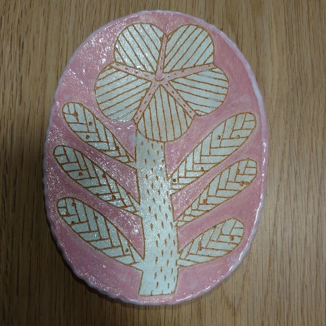 Pink Handmade Japan Oval Plate Flower Collectible Botanical Makoto Kagoshima: Pink Handmade Japan Oval Plate Flower Collectible Botanical Makoto Kagoshima Item Specifics: Pattern: Floral Shape: Oval Occasion: All Occasions Material: Ceramic Set Includes: Plate Brand: Makoto Kag
