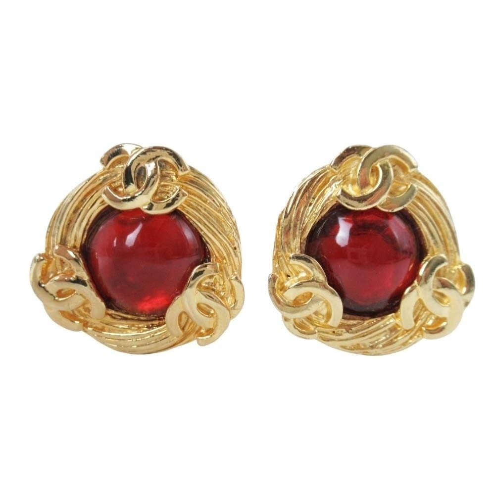 CC Coco 2 5 Chanel Red VINTAGE Mark Gripoix Near Clip-on Earring: CC Coco 2 5 Chanel Red VINTAGE Mark Gripoix Near Clip-on Earring Item Specifics: Brand: CHANEL Type: Earrings Closure: Clip-on Main Stone Shape: Round Color: Gold Style: Earrings Material: Metal Main 