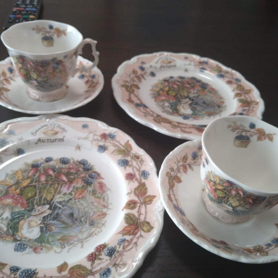 Royal Doulton BRAMBLY HEDGE AUTUMN 21? Plates Cup Saucers Set Of 2 Collectible: Royal Doulton BRAMBLY HEDGE AUTUMN 21? Plates Cup Saucers Set Of 2 Collectible Item Specifics: Brand: Royal Doulton Type: Cup & Saucer Color: Multicolor Set Includes: Plate Vintage: Yes Product Discla