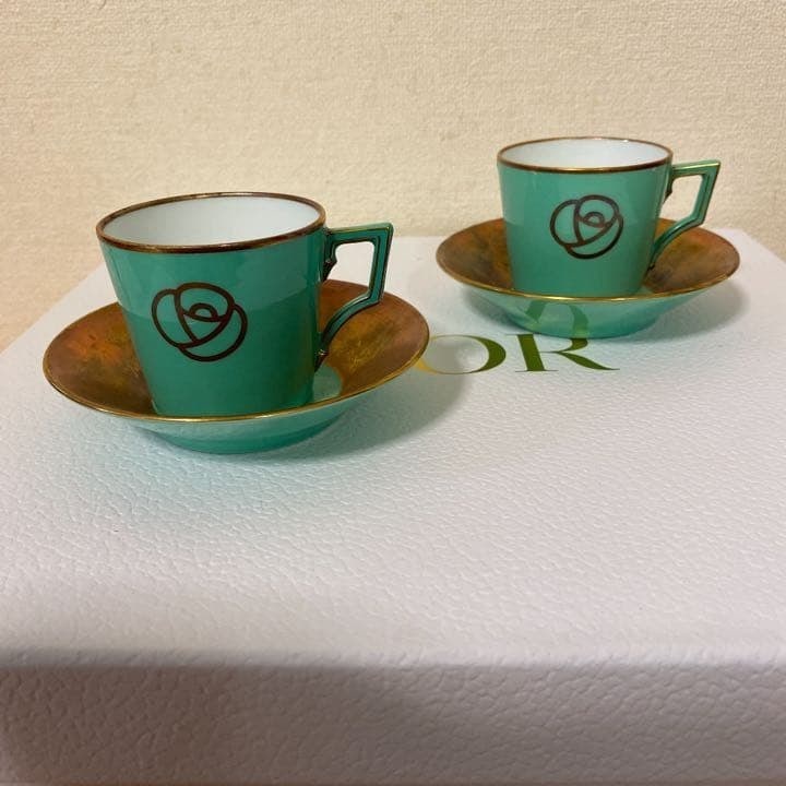Richard Ginori Amadeus Cup Saucer 200cc Pair Set Claudio La Viola Rare: Richard Ginori Amadeus Cup Saucer 200cc Pair Set Claudio La Viola Rare Item Specifics: Brand: Ginori/Richard Ginori Design: Striped Pattern: Stripes Type: Cup & Saucer Color: Green Set Includes: Cup &