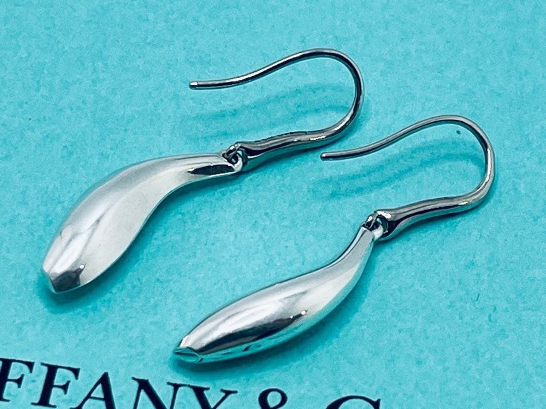 Tiffany & Co Frank Gehry Fish Sterling Silver 925 Dangle Drop Earrings wPouch: Tiffany & Co Frank Gehry Fish Sterling Silver 925 Dangle Drop Earrings wPouch Item Specifics: Shape: Fish Closure: Hook Occasion: Anniversary Birthday Christening Christmas Confirmation/Communion Enga