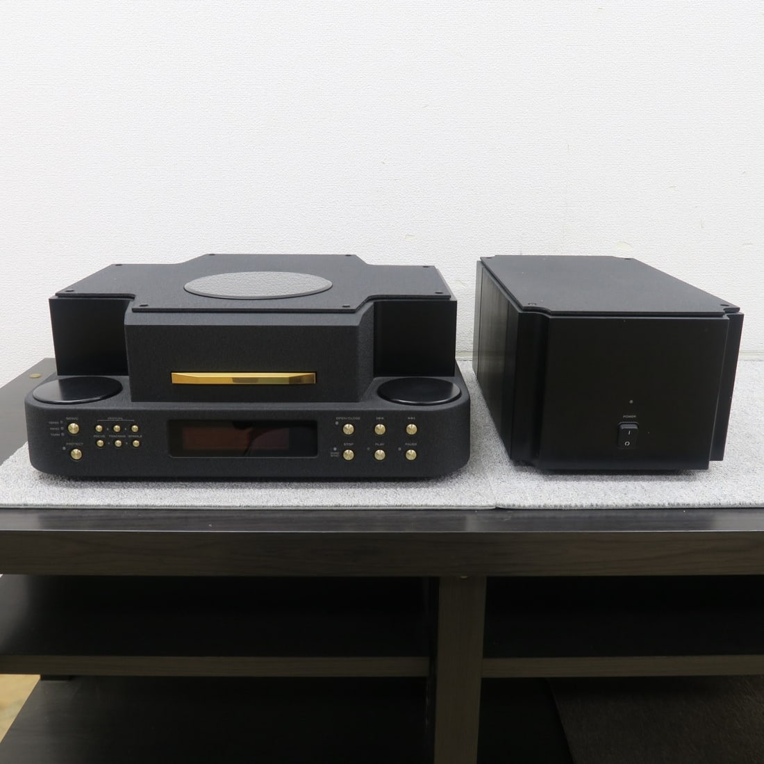 ESOTERIC P0s VUK P0 Updated Version High End CD Transport Player Audiophile Rare: ESOTERIC P0s VUK P0 Updated Version High End CD Transport Player Audiophile Rare Item Specifics: Brand: ESOTERIC Type: CD Transport Color: Black Product Disclaimer: Measurements approximate; colors ma