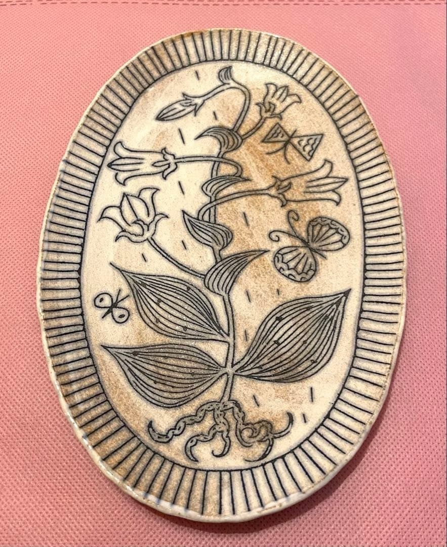 Oval plate flower butterfly atelier de la paix handmade Japan: Oval plate flower butterfly atelier de la paix handmade Japan Item Specifics: Pattern: Floral Shape: Oval Occasion: All Occasions Material: Ceramic Set Includes: Plate Brand: Makoto Kagoshima Type: