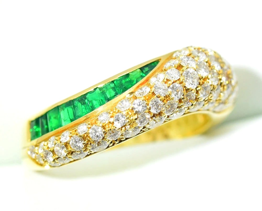 Vintage 18k Yellow Gold Emerald Baguette Cut Diamond Pave Ring: Vintage 18k Yellow Gold Emerald Baguette Cut Diamond Pave Ring Item Specifics: Shape: Round Occasion: Anniversary Birthday Christening Christmas Engagement Graduation Mother's Day Valentine's Day Wedd