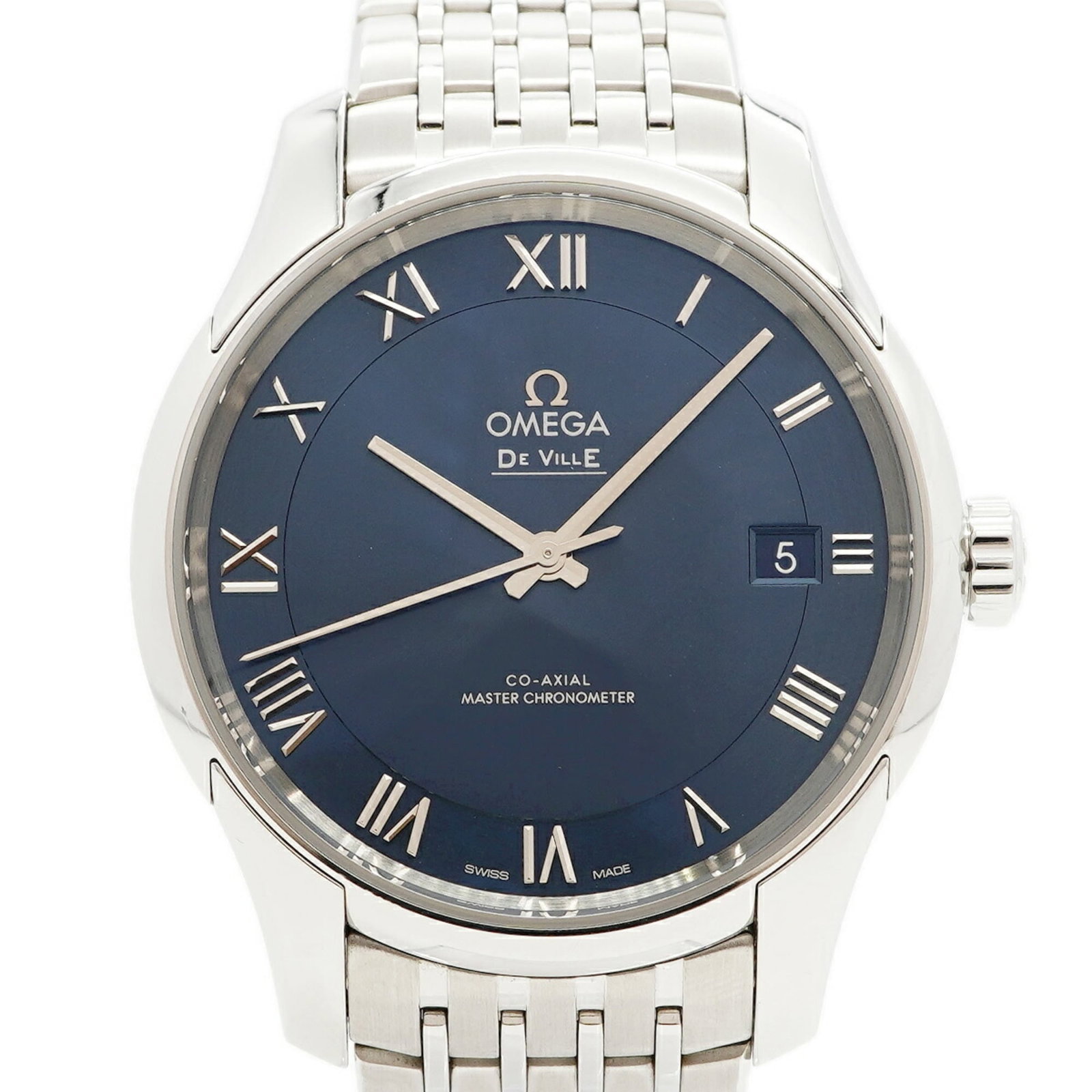 Omega Wristwatch: Omega Wristwatch Stainless steel band and navy dial make for a sleek, timeless design. This automatic self-winding watch boasts a 41mm case diameter and comfortable wrist size of 15.5cm, making it sui