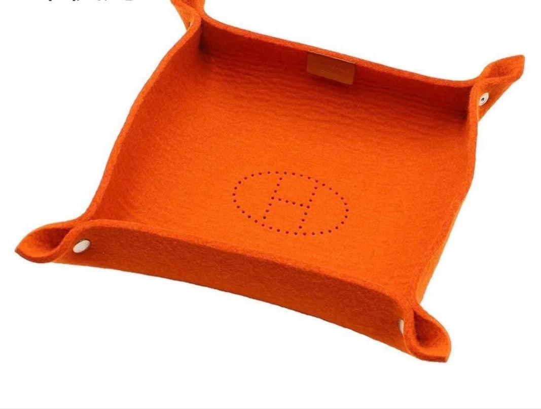 Felt Orange Logo Punching Accessory Hermes Square Vidoposch Tray Decor Interior: Felt Orange Logo Punching Accessory Hermes Square Vidoposch Tray Decor Interior Item Specifics: Color: Orange Material: Taurillon Clemence Brand: HERMES Frame Color: Orange Size Type: Regular Type: ac