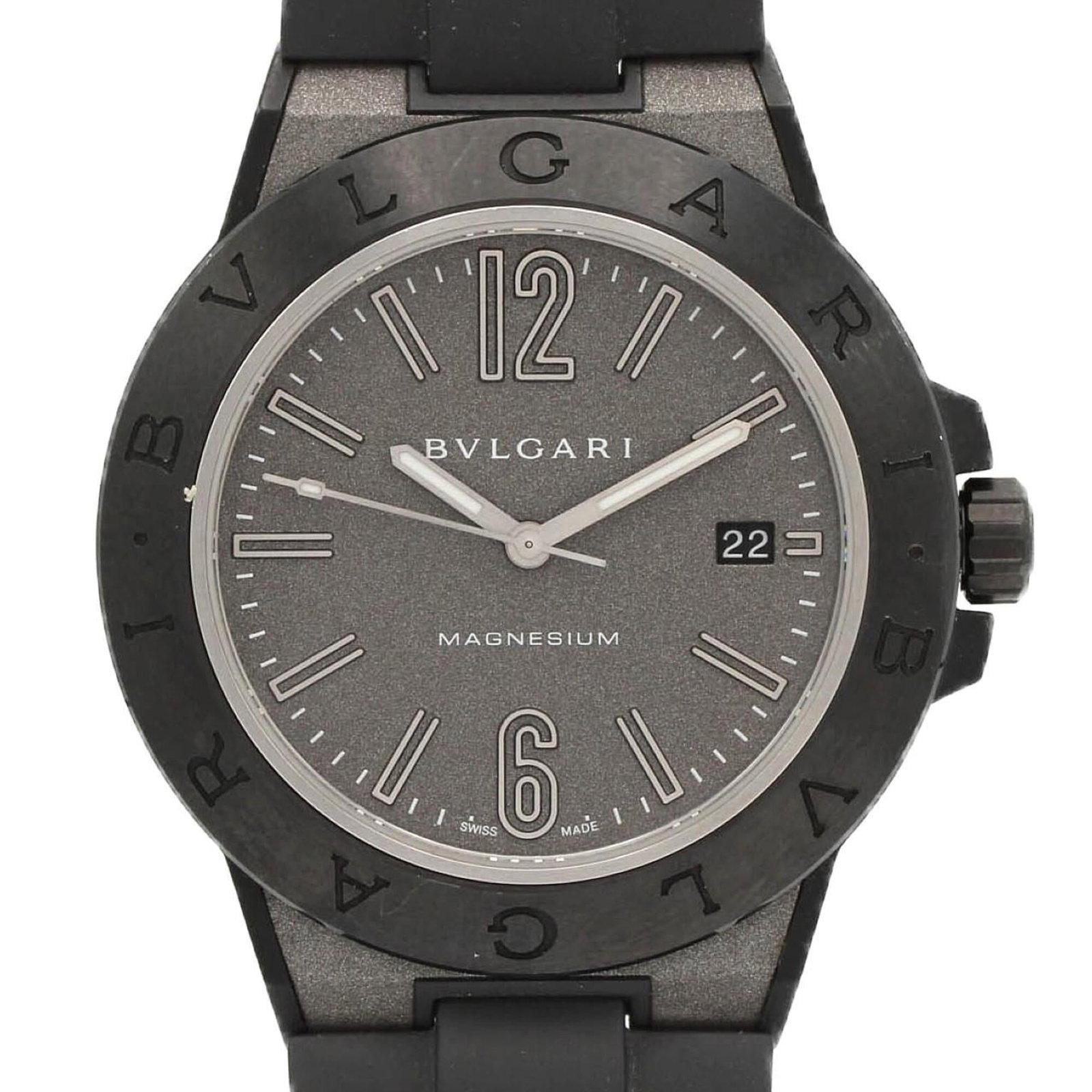 Bvlgari Wristwatch: Bvlgari Wristwatch Magnesium case and rubber band create a sleek, modern look. The self-winding automatic movement powers this 41mm timepiece, while the gray dial provides a subtle contrast. This