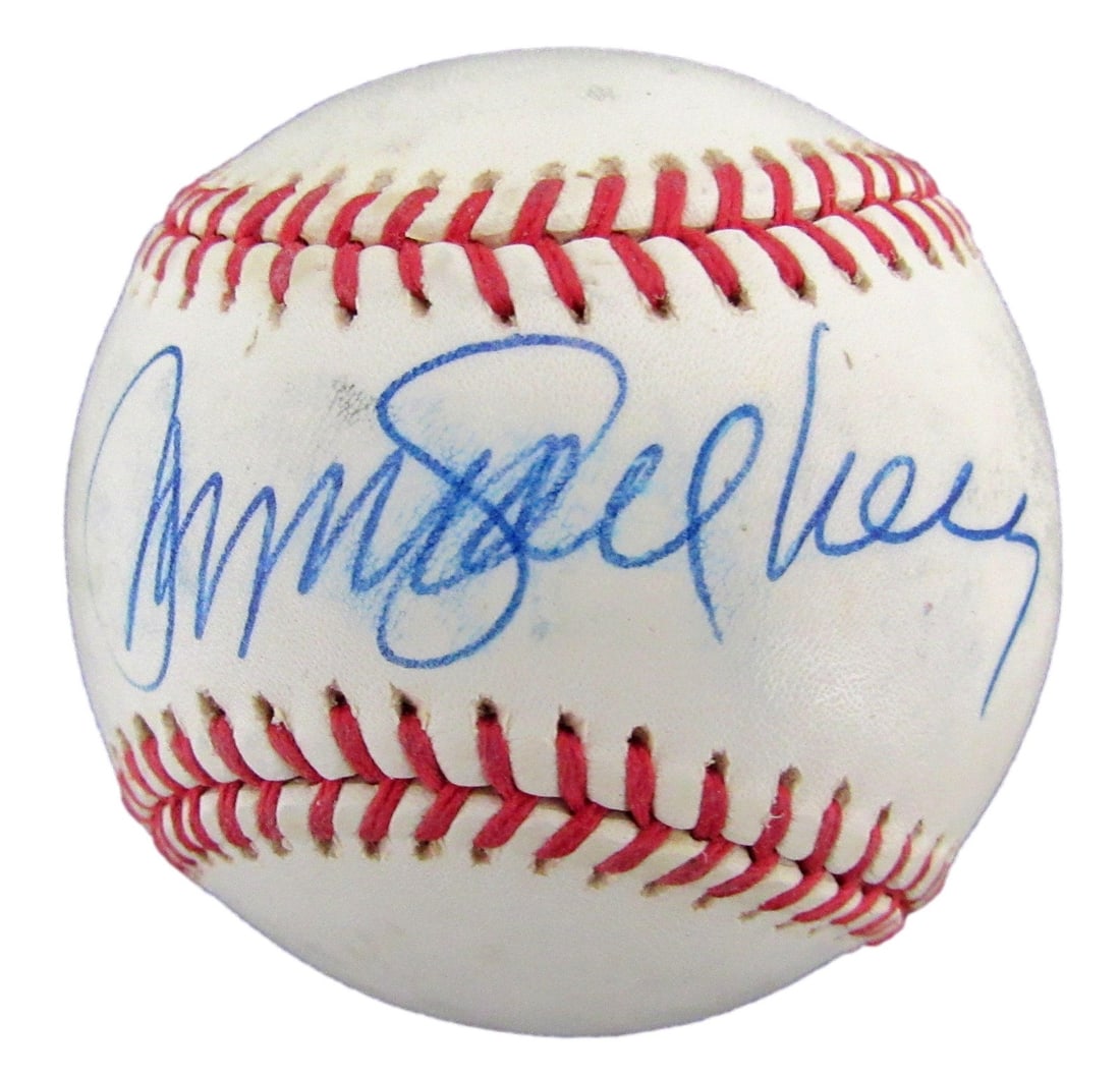 Ryne Sandberg HOF Signed/ Auto ONL Baseball Chicago Cubs BAS/ Beckett 207781 (1 of 3)