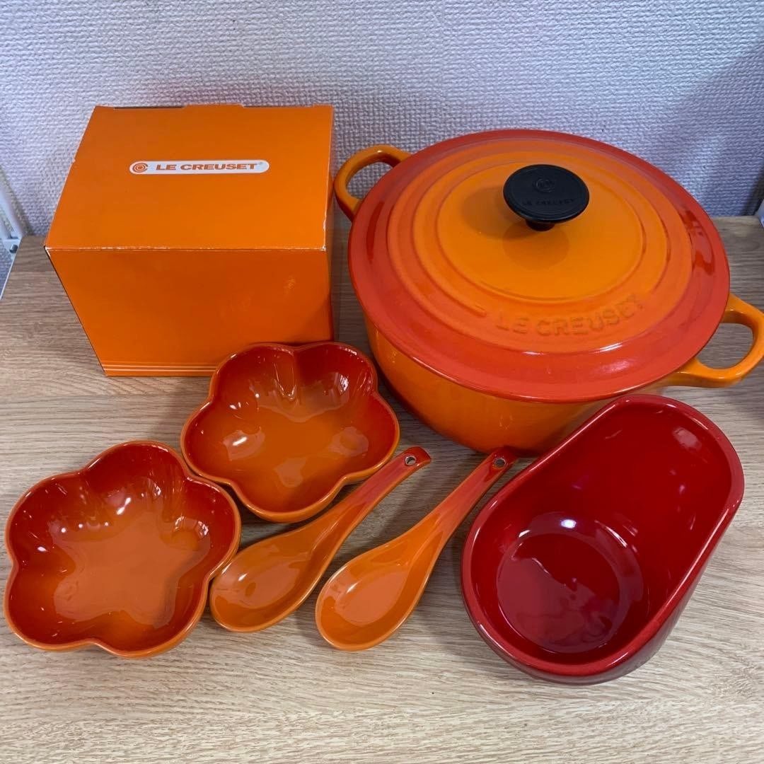 Le Creuset 20 Set Cocotte Ronde 8in Ladle Stand Dish Renge 6pc Kitchenware: Le Creuset 20 Set Cocotte Ronde 8in Ladle Stand Dish Renge 6pc Kitchenware Item Specifics: Brand: Le Creuset Color: Orange Product Disclaimer: Measurements approximate; colors may vary due to