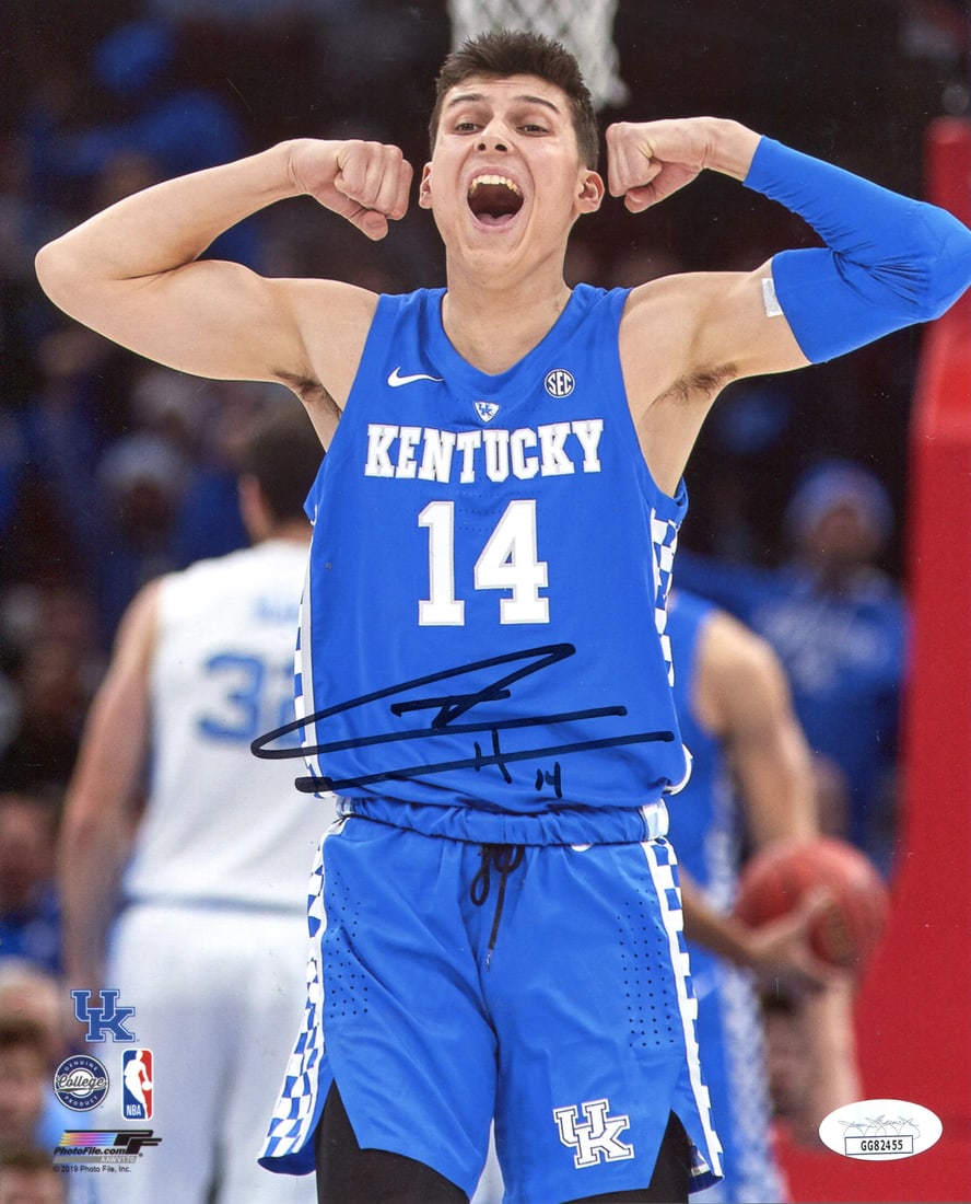 Kentucky 8x10 Photo Autographed by Tyler Herro: Kentucky 8x10 Photo Autographed by Tyler Herro Tyler Herro, the talented shooting guard for the Kentucky Wildcats, has signed this official 8x10 photo in black sharpie. The item comes with