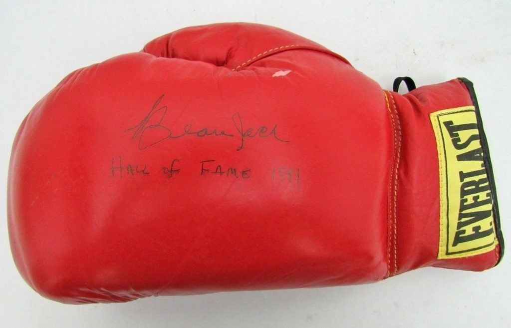 Beau Jack HOF RARE MSG Legend Signed Everlast Boxing Glove JSA 134546: Beau Jack HOF RARE MSG Legend Signed Everlast Boxing Glove JSA 134546 Item Specifics: Sport: Boxing Product: Glove Original/Reprint: Original Autograph Authentication: JSA Product Disclaimer: Not affi