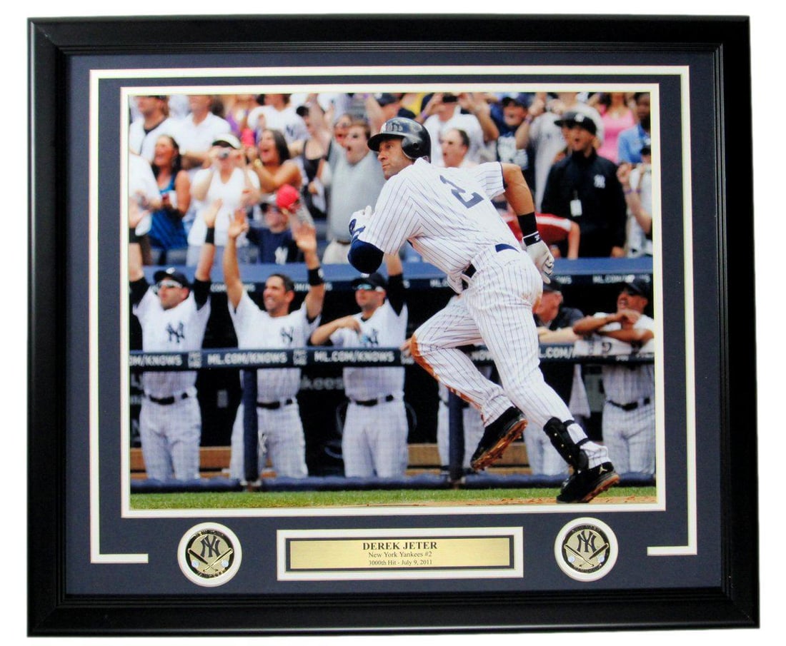 New York Yankees Derek Jeter HOF 3000th HIT 16x20 Photo Framed Unsigned: New York Yankees Derek Jeter HOF 3000th HIT 16x20 Photo Framed Unsigned New York Yankees legend Derek Jeter marks a milestone with his 3000th hit, captured in this official 16x20 photo. The framed ima