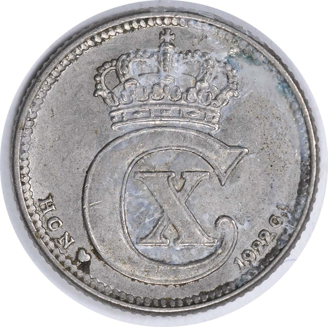 Uncertified 1922 Denmark 10 Ore EF+ KM818.2A HCN: Uncertified 1922 Denmark 10 Ore EF+ KM818.2A HCN EF+ graded 1922 Denmark 10 Ore coin, featuring a nickel composition and bearing the KM818.2A designation, showcases its circulated condition with minor