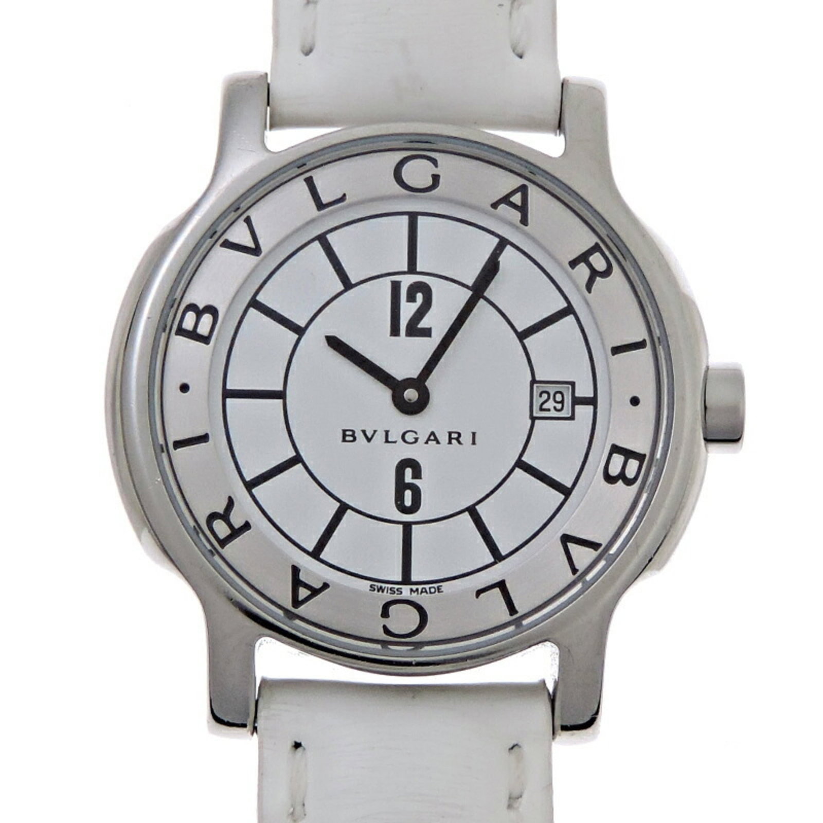 Bvlgari Wristwatch: Bvlgari Wristwatch Stainless steel case and leather band make for a sleek, sophisticated look. This Bvlgari quartz wristwatch boasts an analog display and white dial, perfect for everyday wear. Comes 